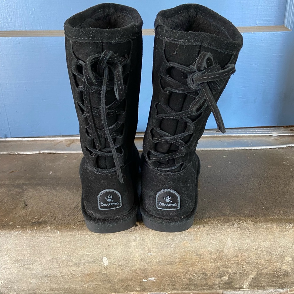 Bearpaw black suede mid calf boots with back lacing